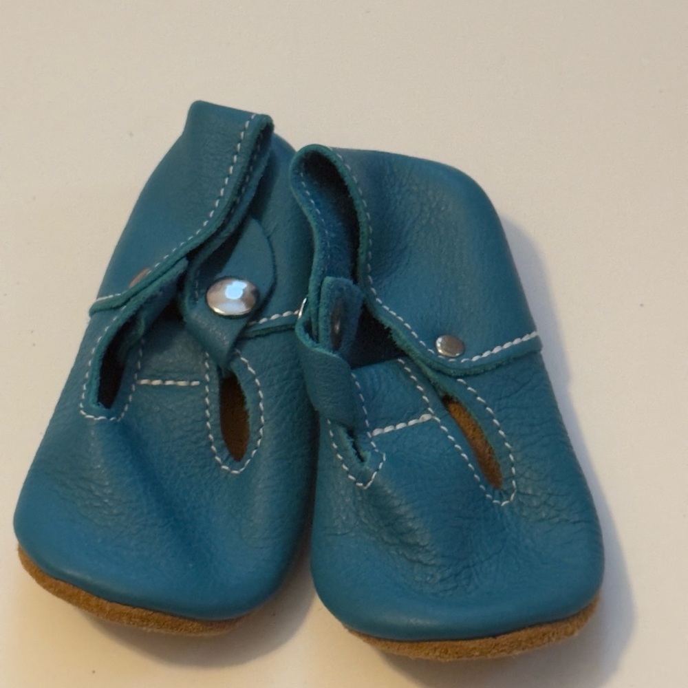 Size 5 Mon petit shoes peacock t-straps